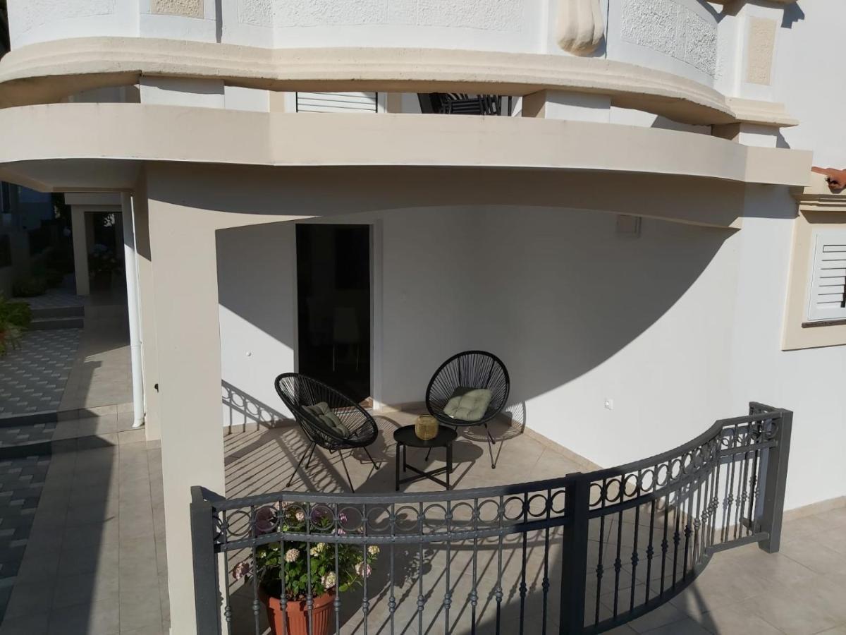 Apartments Ka - Ro บาร์บินเย ภายนอก รูปภาพ