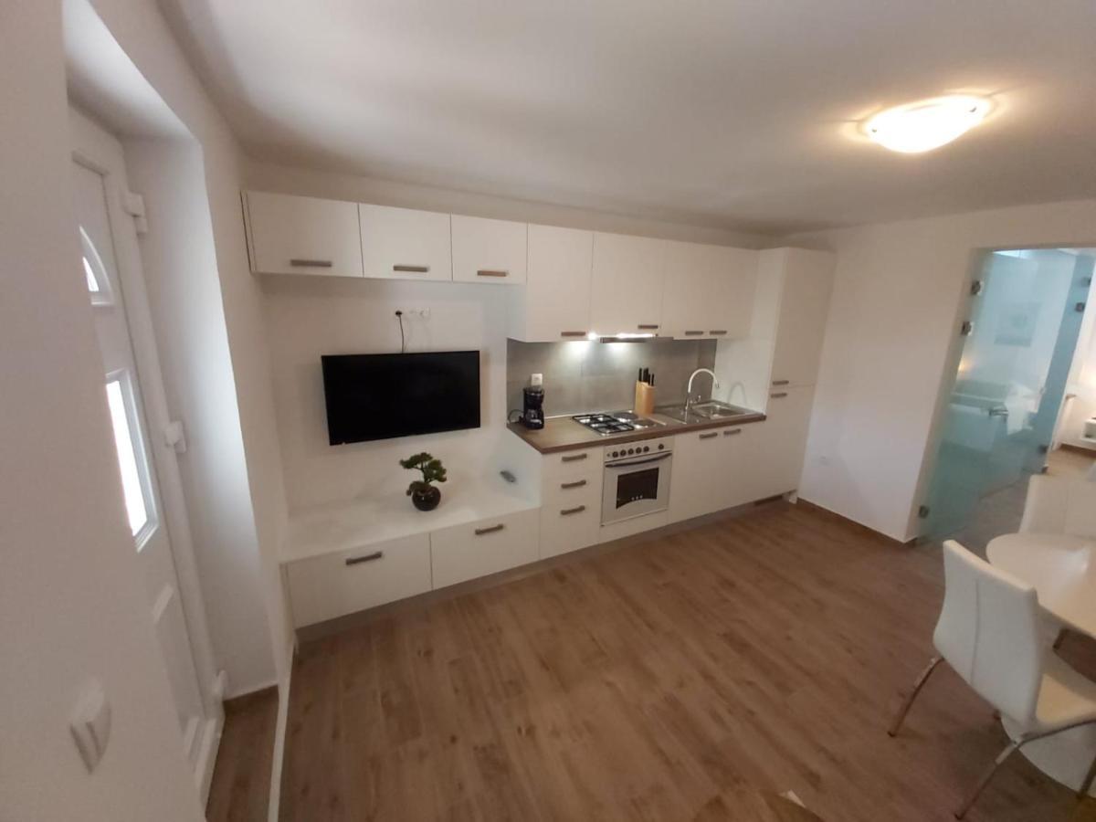 Apartments Ka - Ro บาร์บินเย ภายนอก รูปภาพ