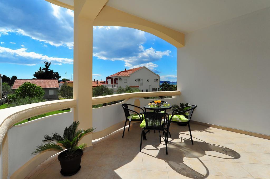 Apartments Ka - Ro บาร์บินเย ภายนอก รูปภาพ