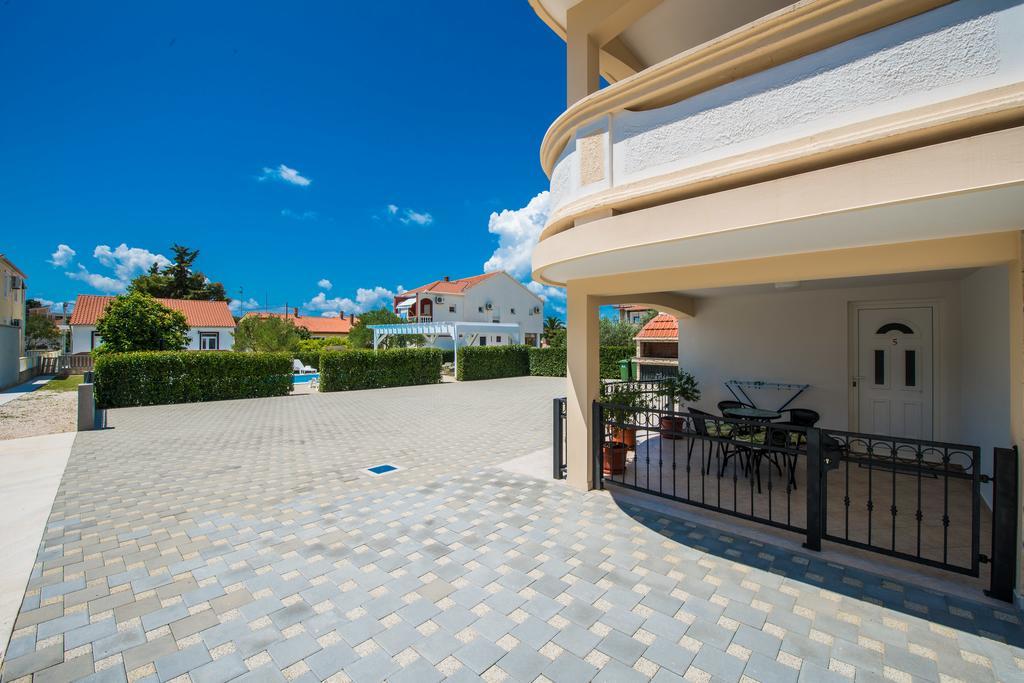 Apartments Ka - Ro บาร์บินเย ภายนอก รูปภาพ